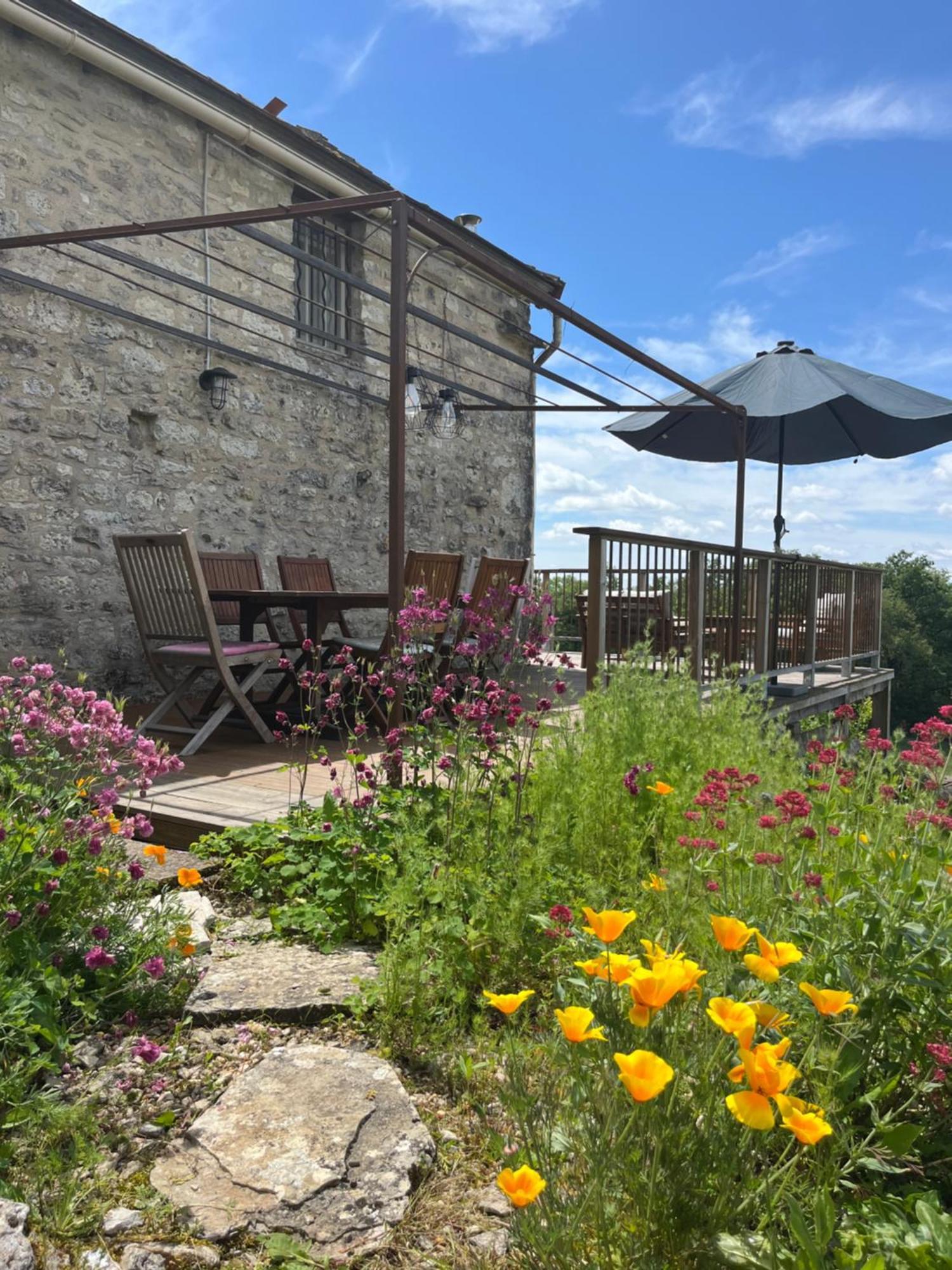 Les Gites Perard Caylus ภายนอก รูปภาพ